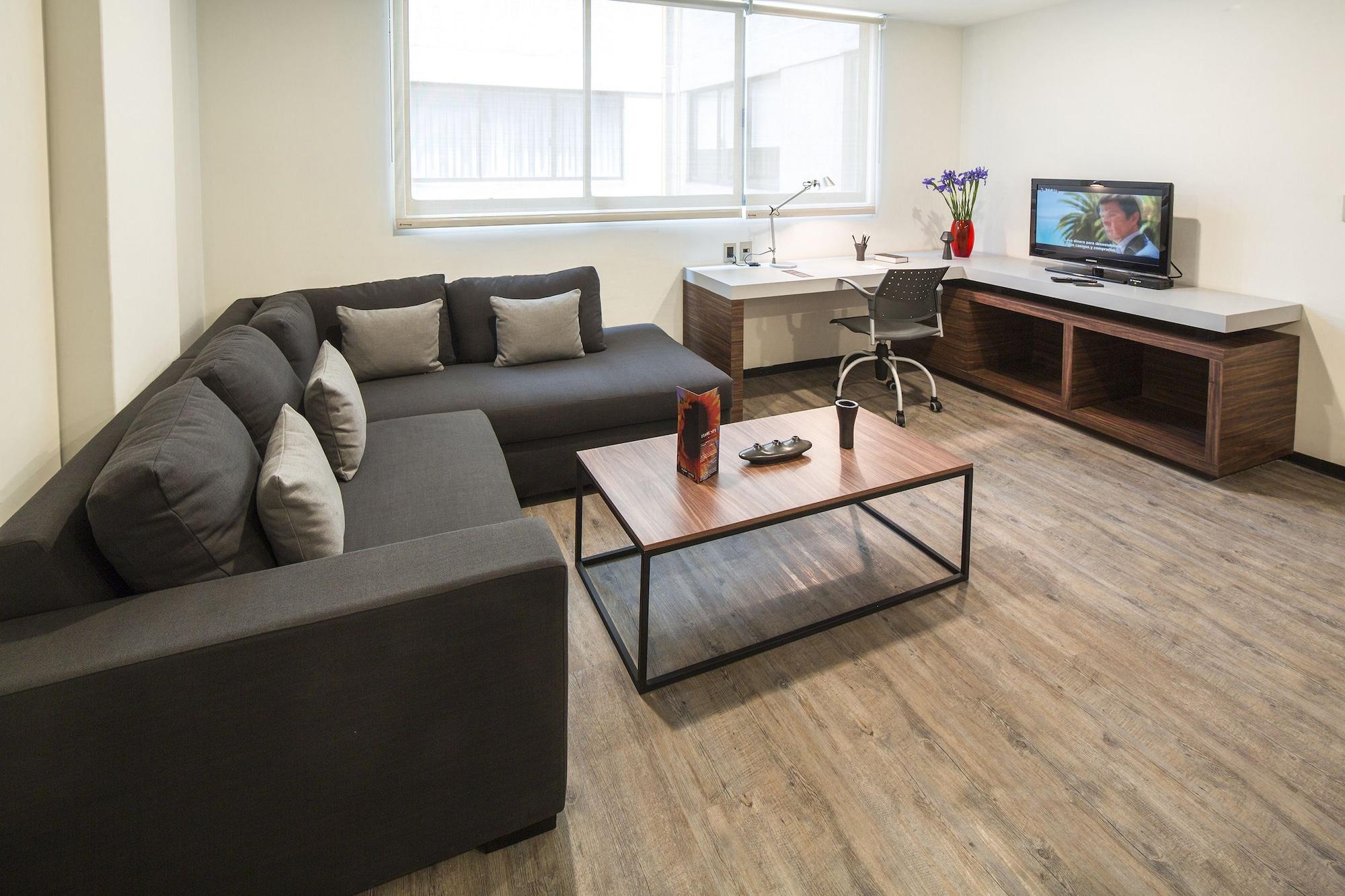 Flowsuites Wtc Apartahotel 4*