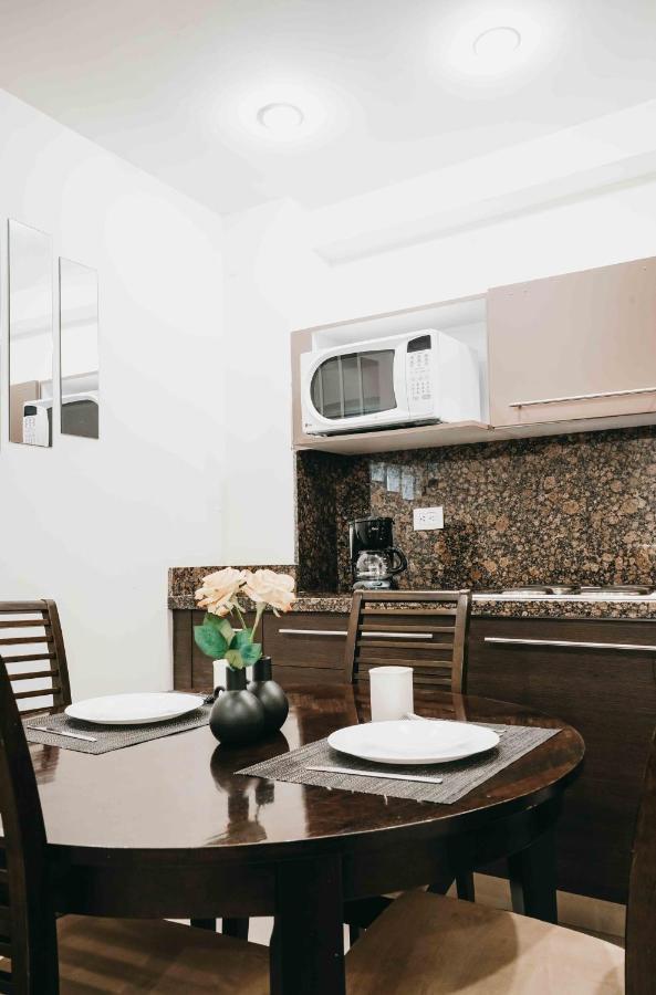 Suites Cicerón Apartahotel