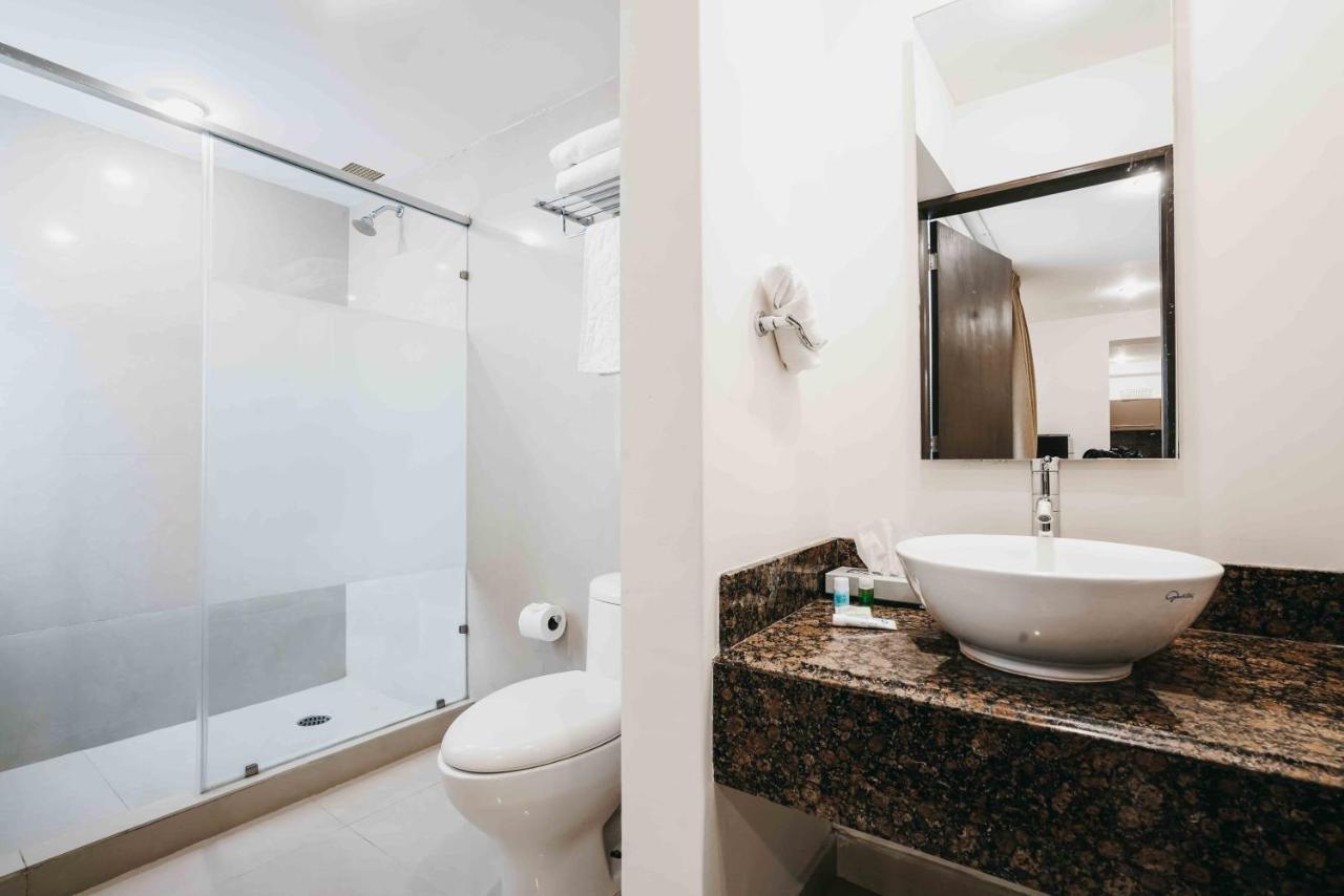 Apartahotel Suites Cicerón 2*