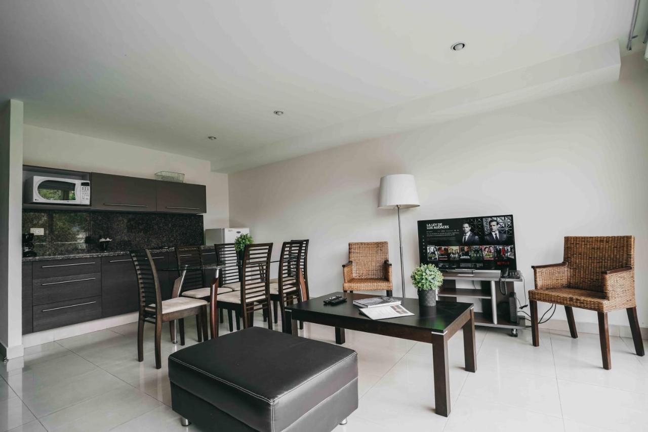 Suites Cicerón Apartahotel