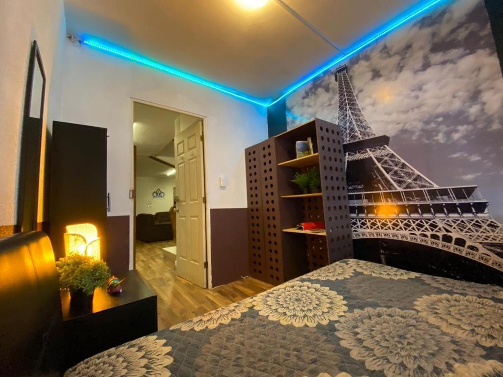 Roomies Condesa Hostal