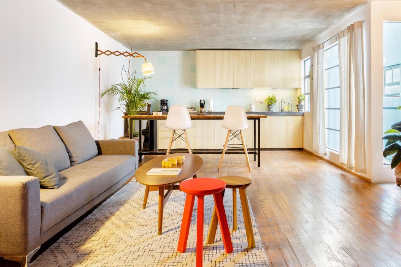 Chic And Minimalist Loft *