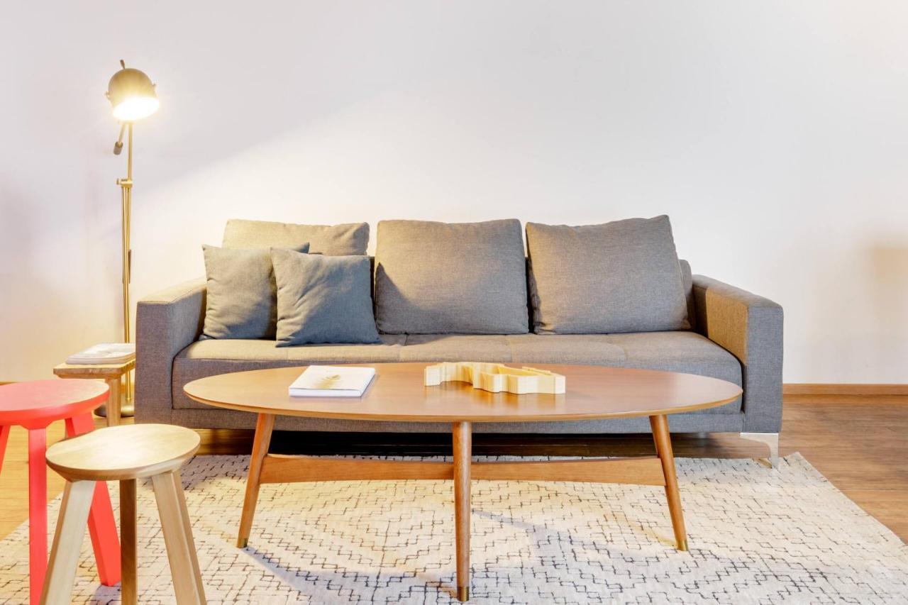 Chic And Minimalist Loft Apartamento