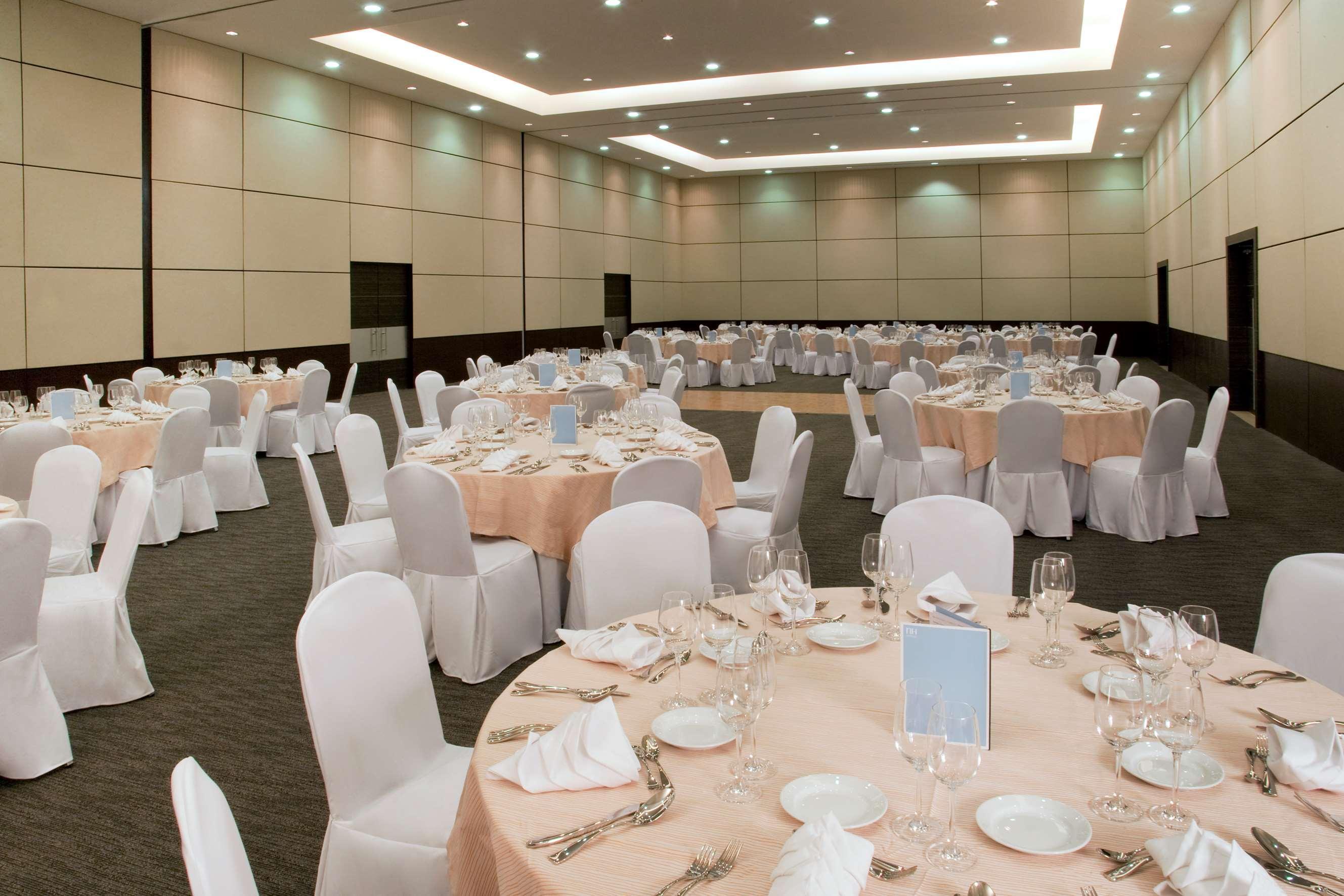 Hotel Nh Collection Airport T2