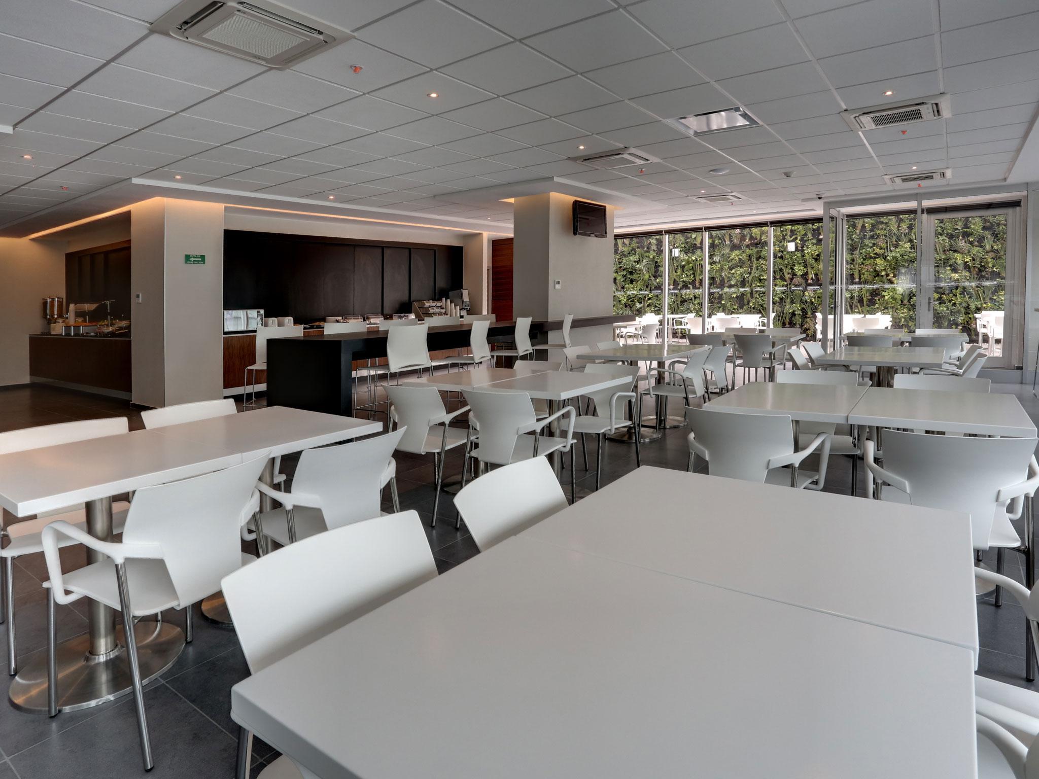 Express By Marriott Ciudad De Mexico Santa Fe 4*