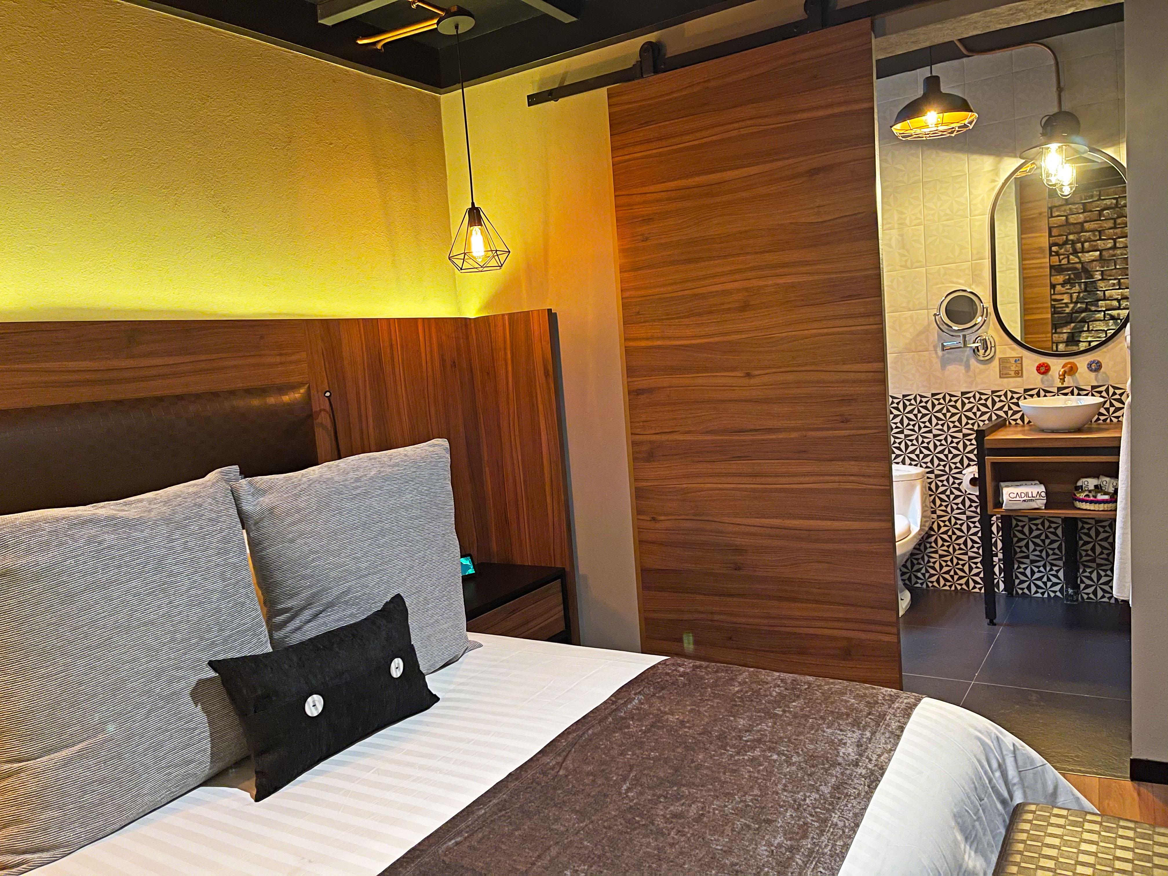 Cadillac Boutique Hotel 4*