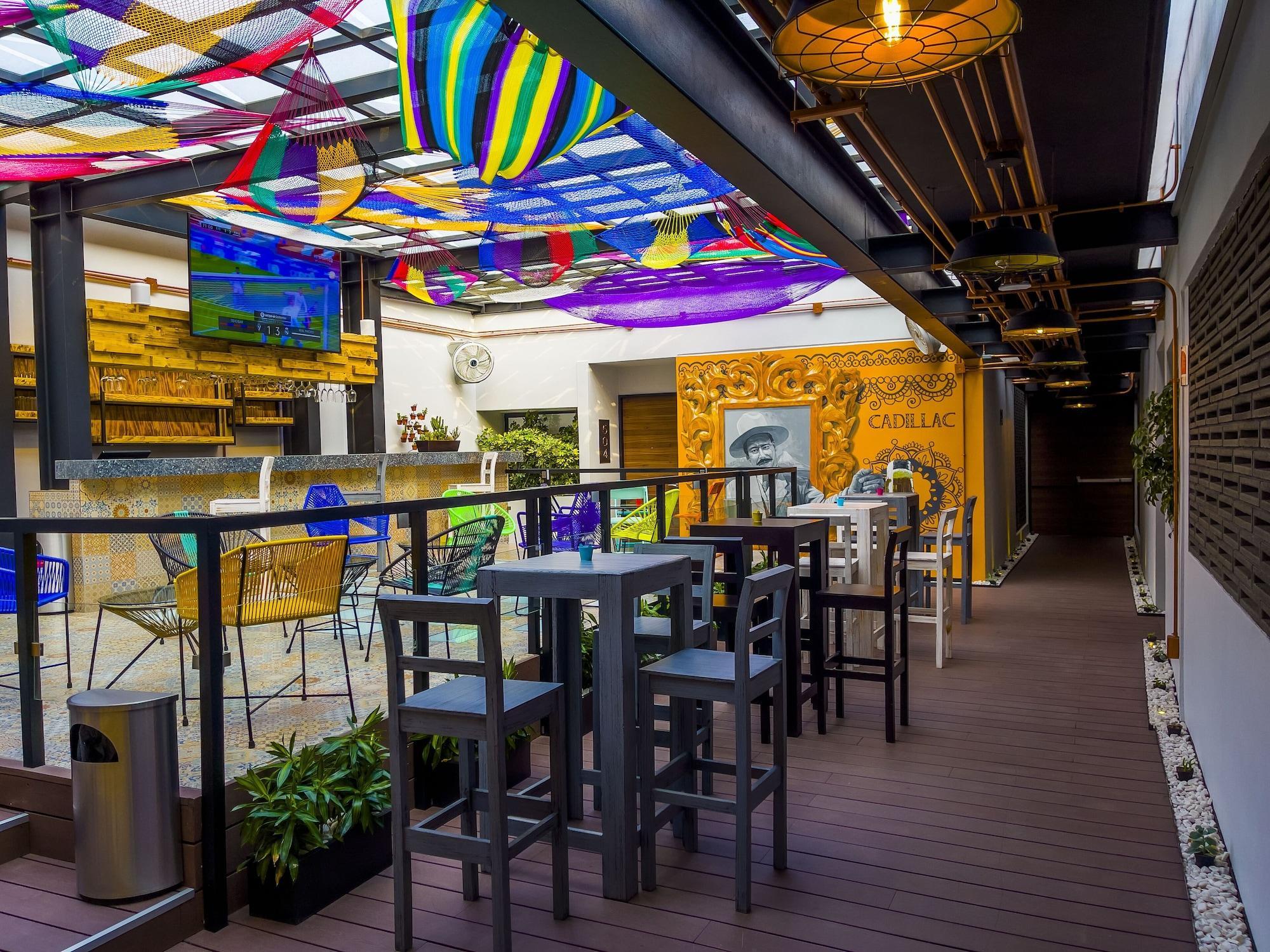Cadillac Boutique Hotel 4*
