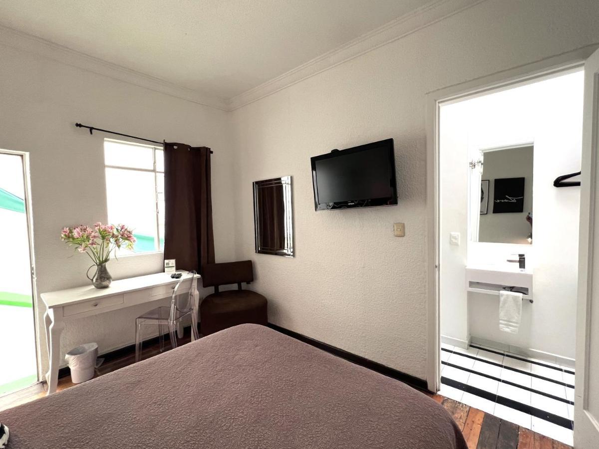 Condesa And Bed & Breakfast