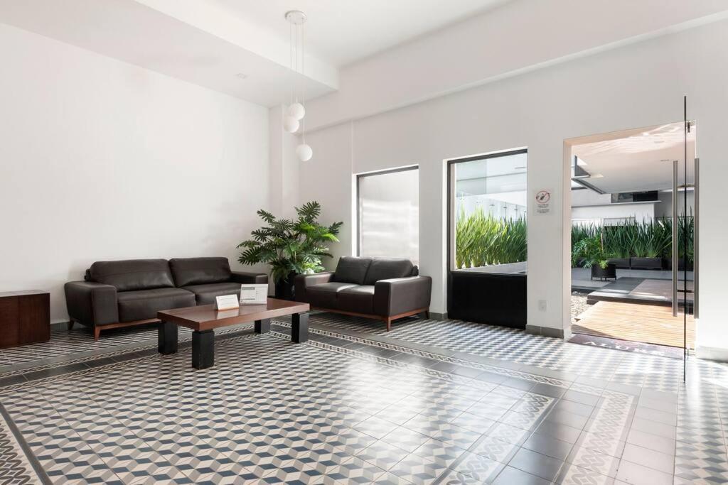 Beautiful Loft. King Size Bed. 150 Mbps Internet. *
