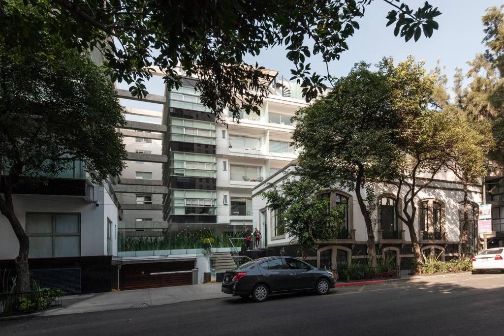 Apartment Beautiful Loft. King Size Bed. 150 Mbps Internet. *