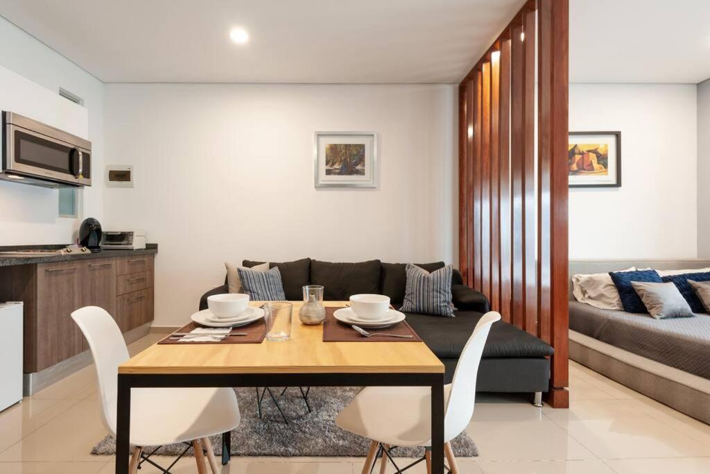 Chic Loft! 150 Bps Fiber Optic Internet Apartment *