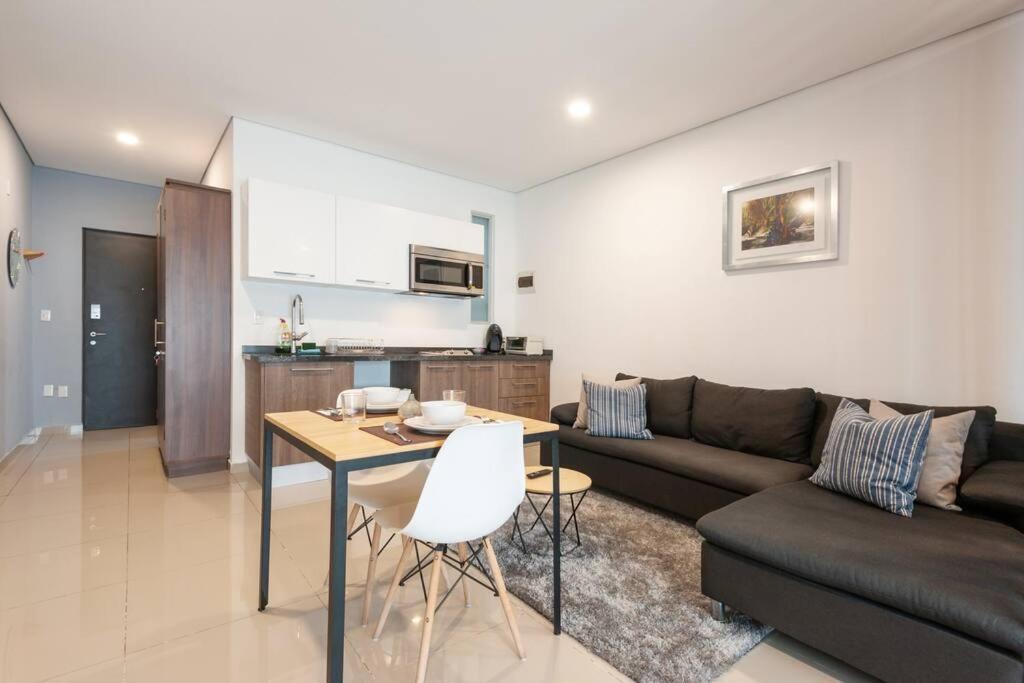 Apartment Chic Loft! 150 Bps Fiber Optic Internet