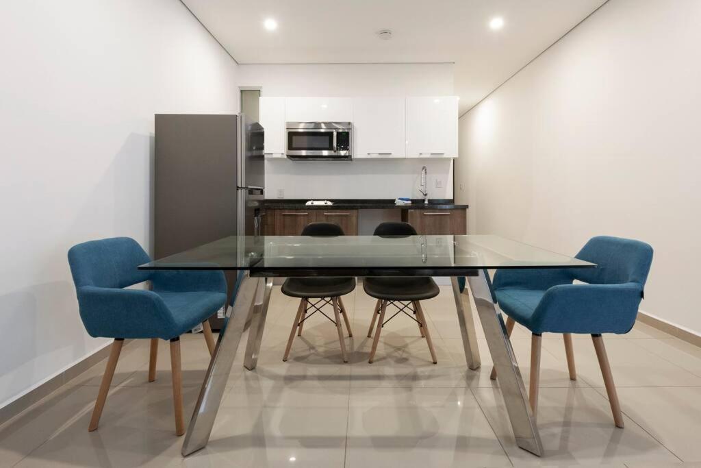 Apartment Beautiful Loft. King Size Bed. 150 Mbps Internet.