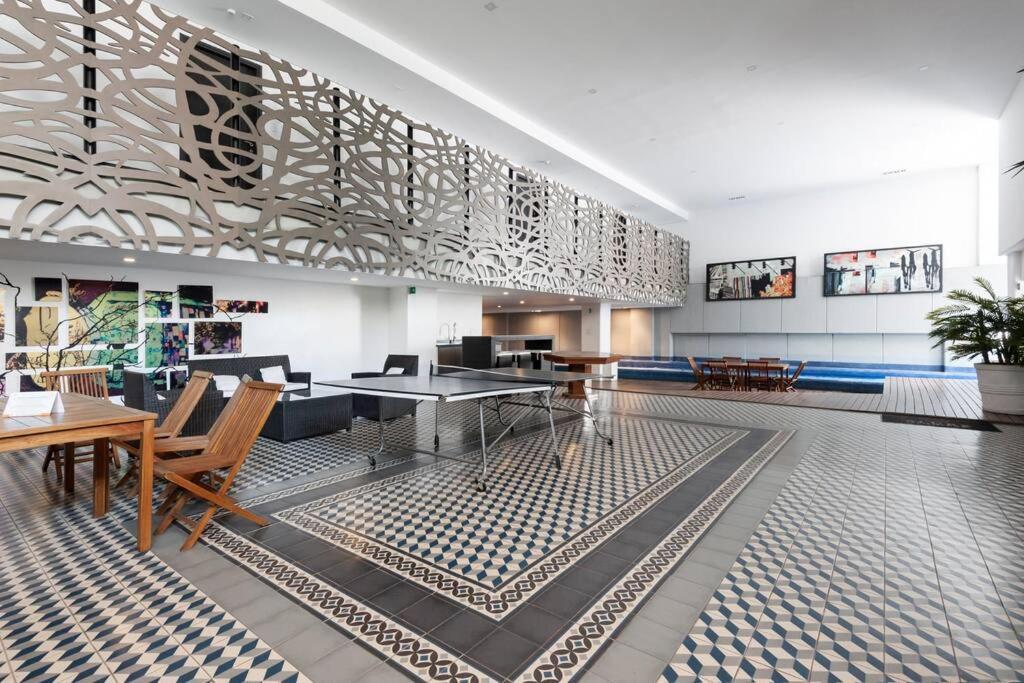 Apartment Beautiful Loft. King Size Bed. 150 Mbps Internet. *