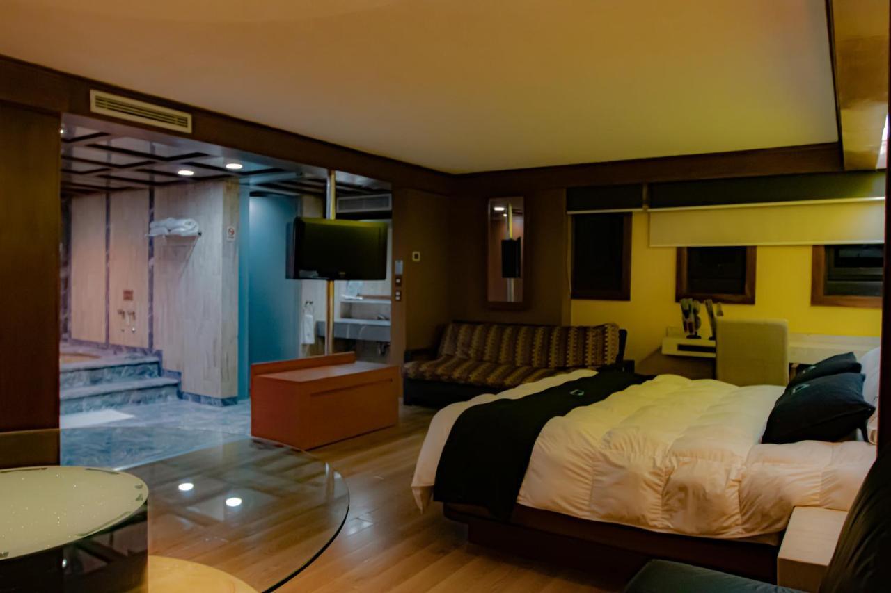 Hotel Contadero Y Mexico City