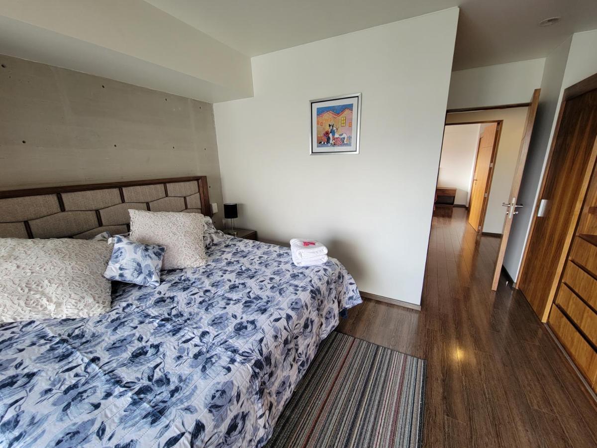 Chicago 99 Suites *
