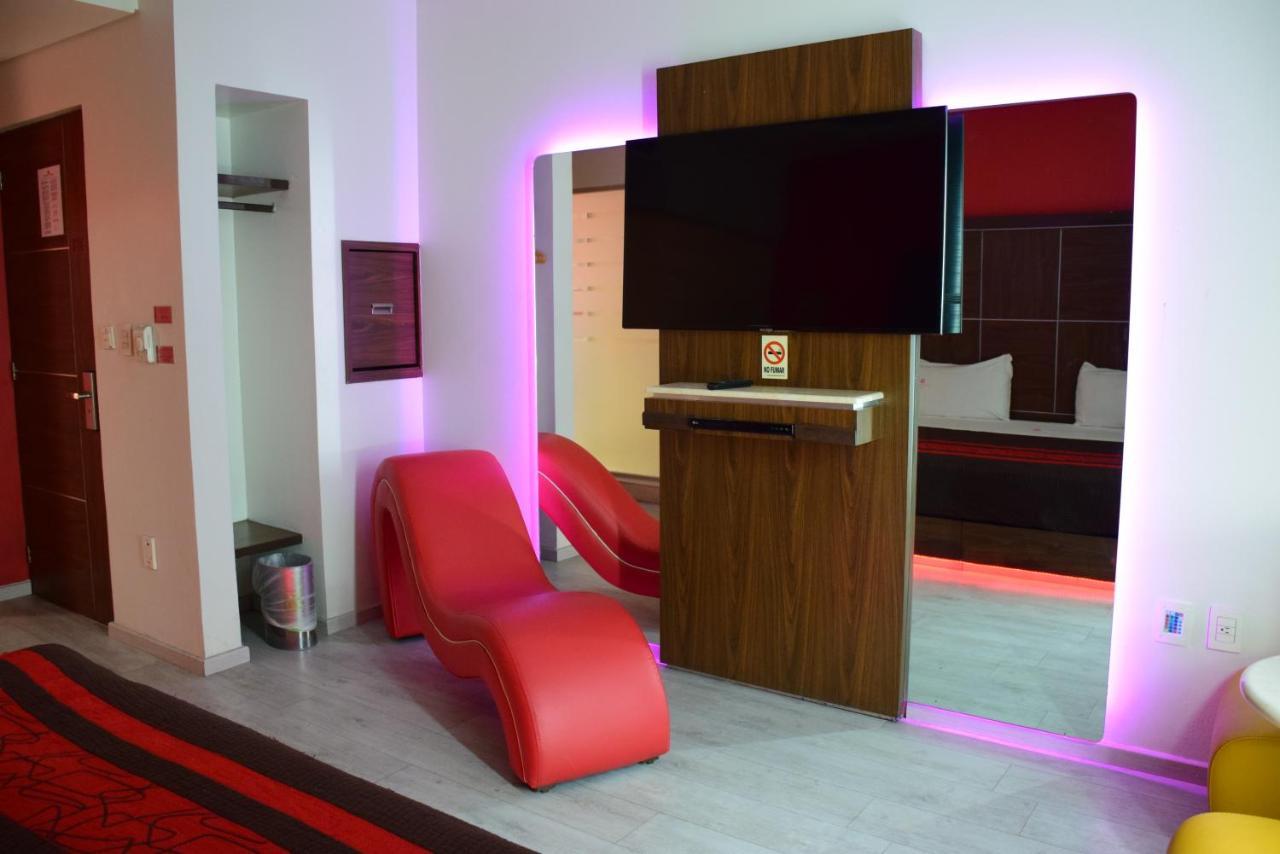 Plutarco Hotel *