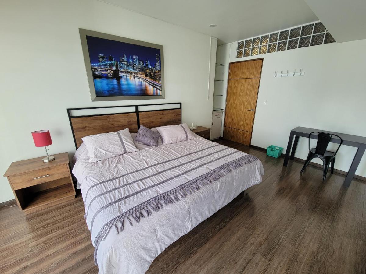 Aparthotel Chicago 99 Suites