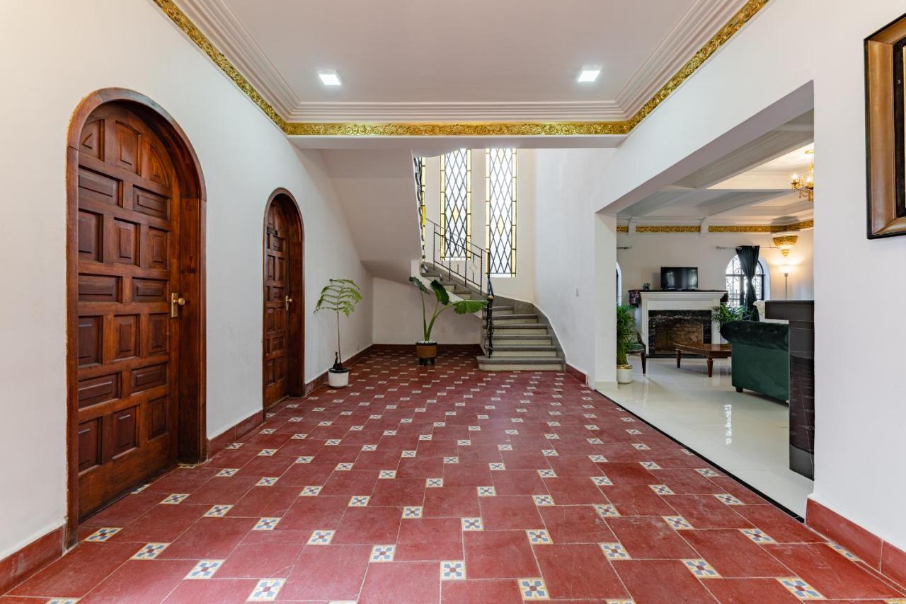 Anzures Black House Hotel 3*