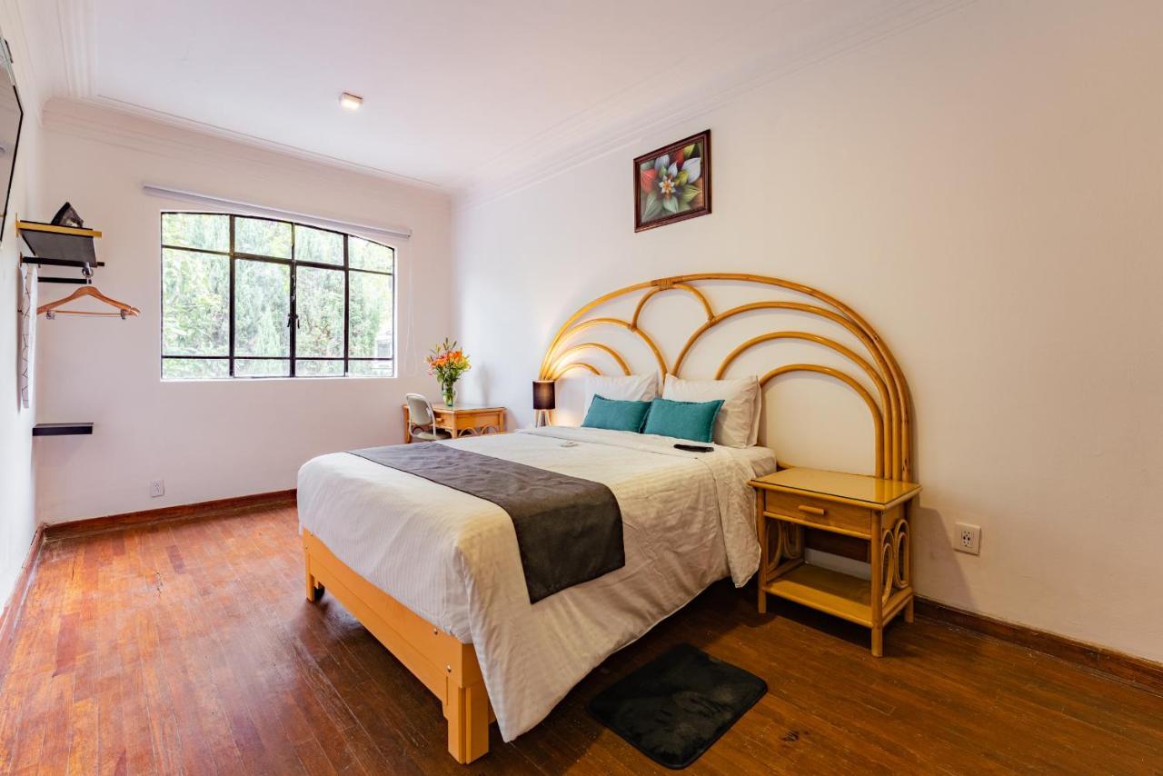 Hotel Anzures Black House 3*
