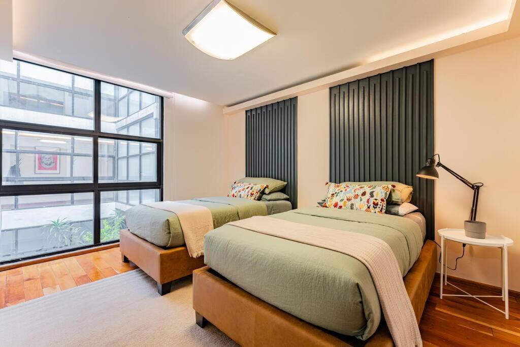 Stylish With Private Roof & Jacuzzi *