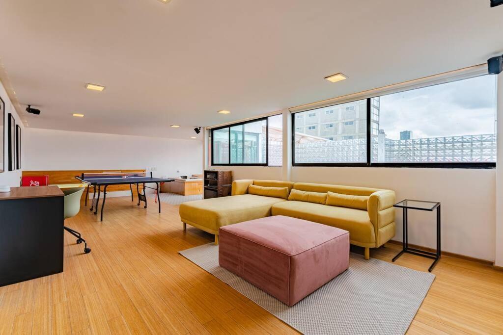 Stylish With Private Roof & Jacuzzi