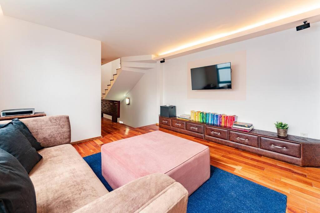 Stylish With Private Roof & Jacuzzi *