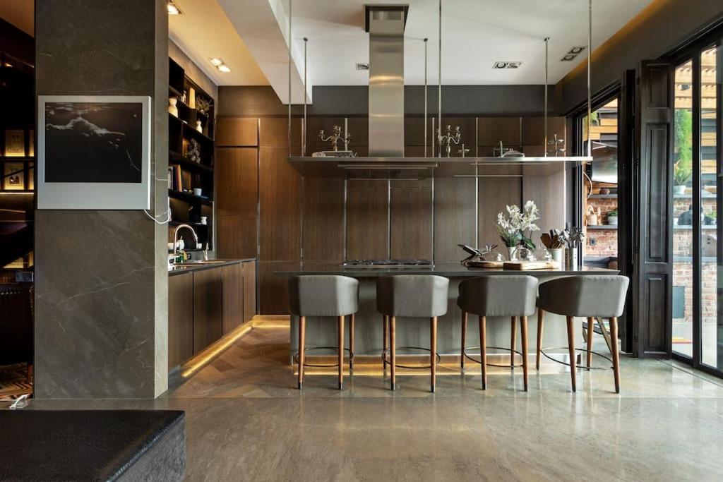 Apartamento Luxurious Penthouse Oasis