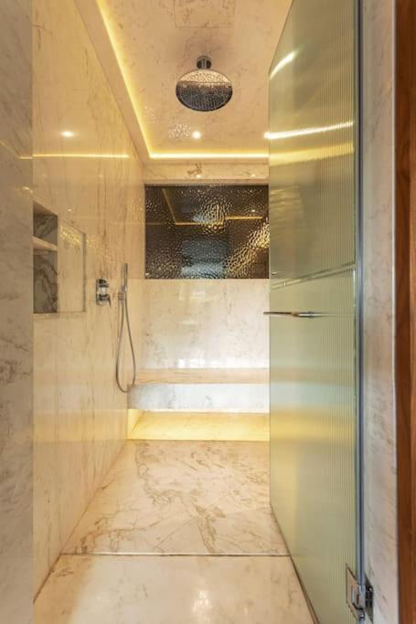 Apartamento Luxurious Penthouse Oasis *