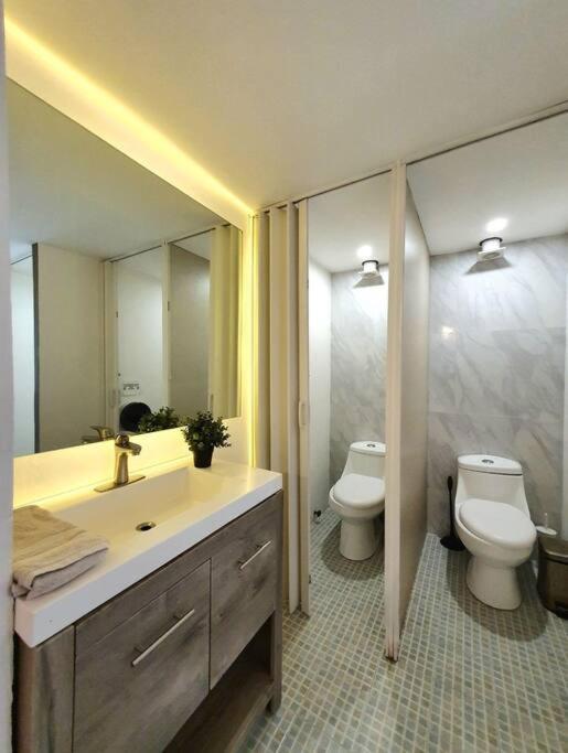 Hostal Hermosa Con Balcon Cama Mat Y Litera Polanco *