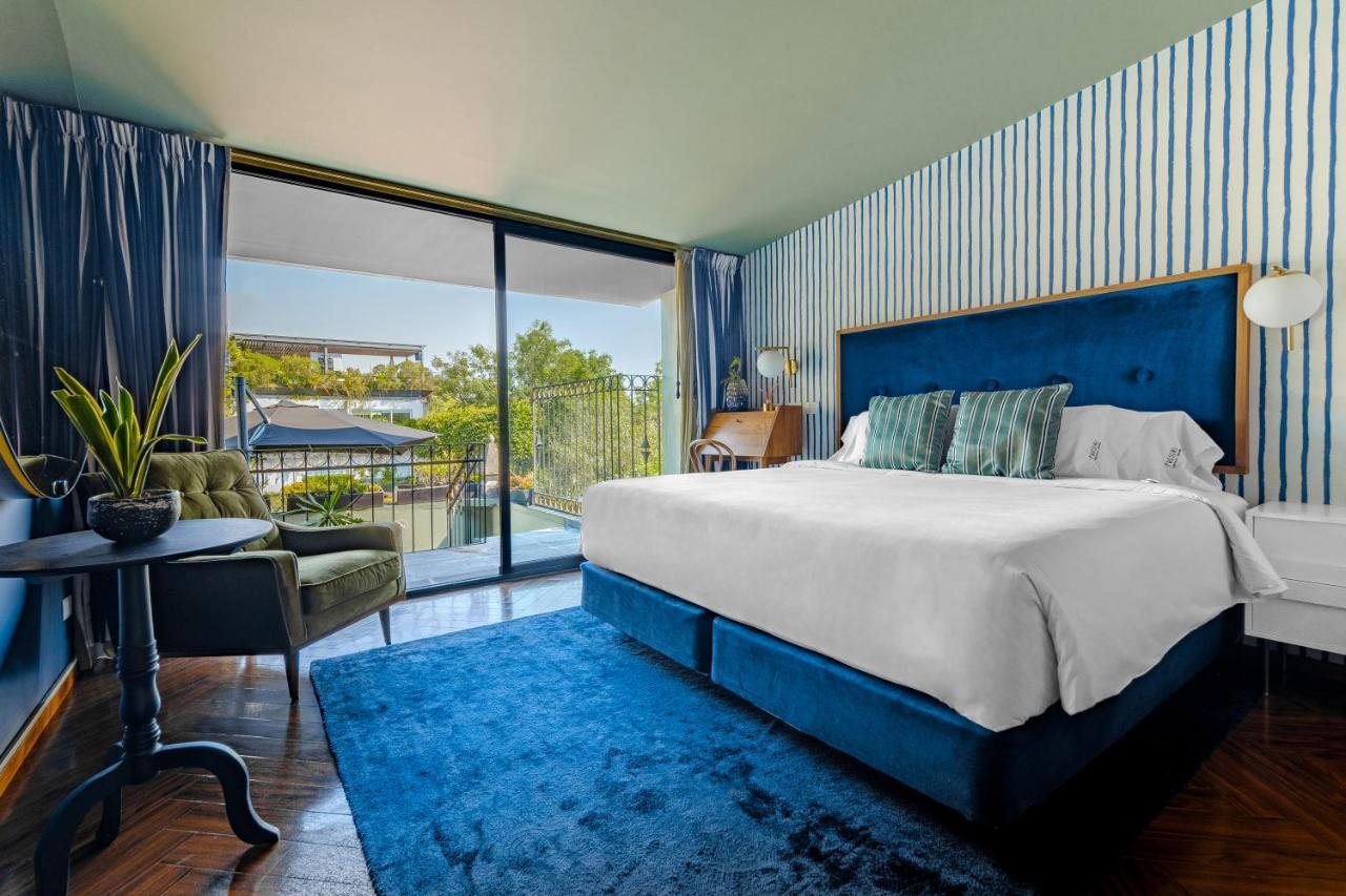 Hotel Pug Seal Polanco Anatole France 5*
