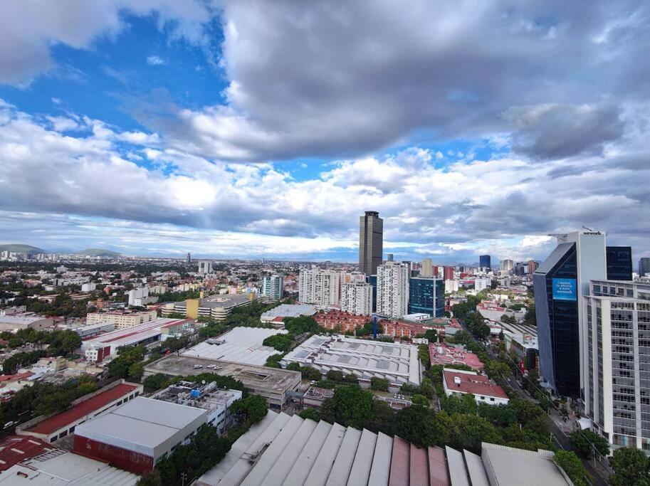 Beautiful Hi-rise, King Size, Hs Wi-fi, Pool, Gym