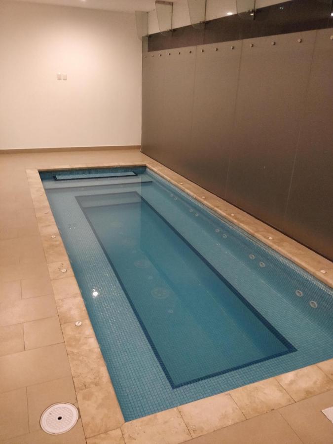 Beautiful Hi-rise, King Size, Hs Wi-fi, Pool, Gym Apartamento *