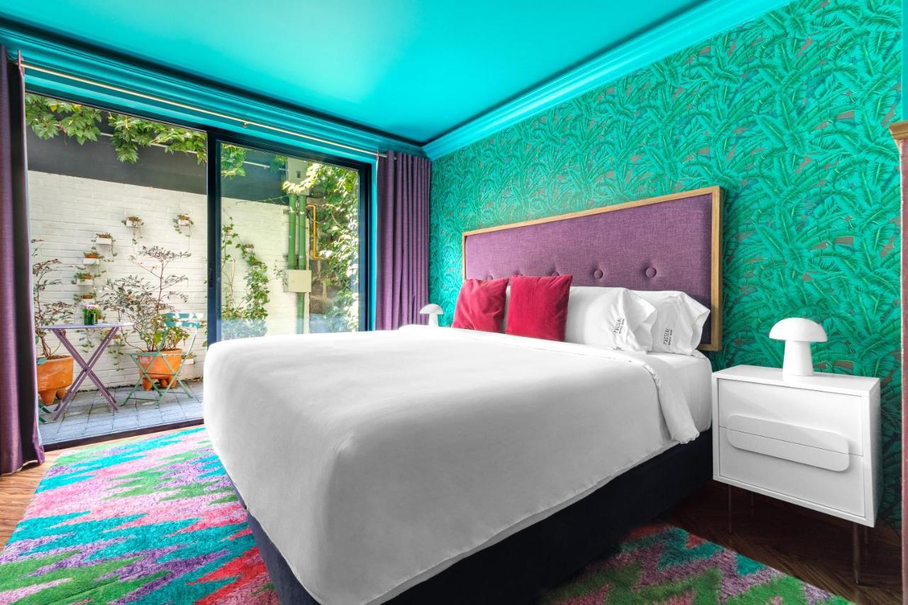 Hotel Pug Seal Polanco Anatole France 5*