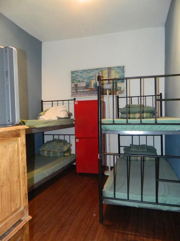 Zona Rosa Hostal *