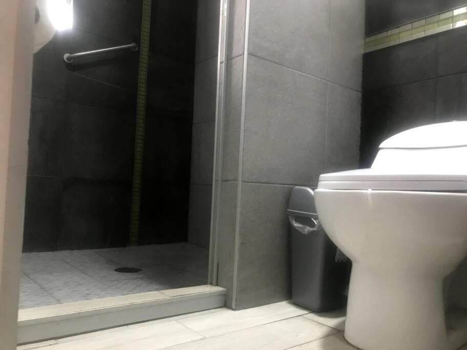Donovan, Confortable Con Bano Privado Apartamento *