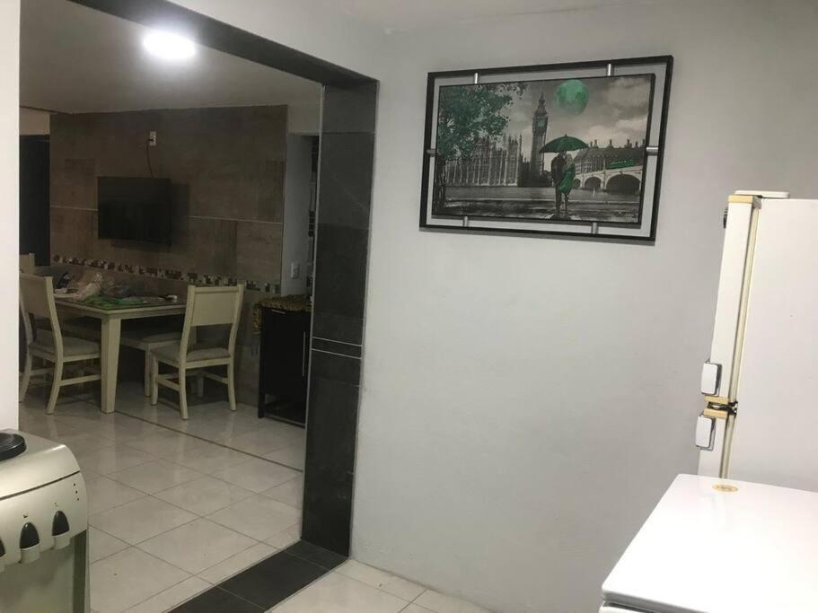 Donovan, Confortable Con Bano Privado Apartamento