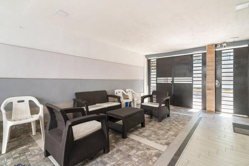 Donovan, Confortable Con Bano Privado