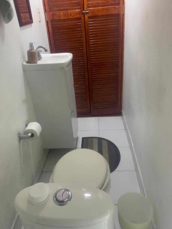 Hermosa Casa A 10 Minutos Del Aeropuerto Habitación en casa particular