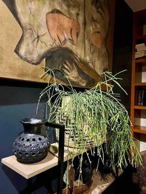 Luxurious Mid Century Modern Folk Art Holiday home *