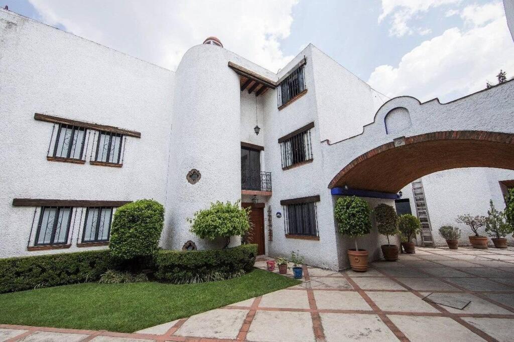Casa Ayvar. Espectacular Colonial En El Corazon De Coyoacan. Villa *