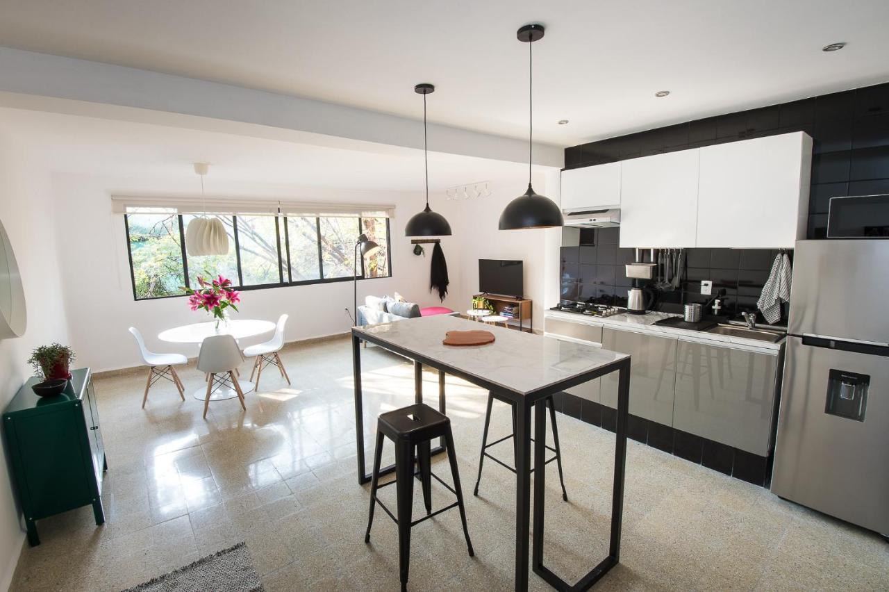 Location In The Exclusive Area Of Apartamento *