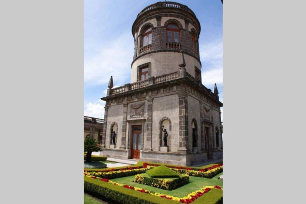 Romulo Ofarril 2parking-3br-2ba *