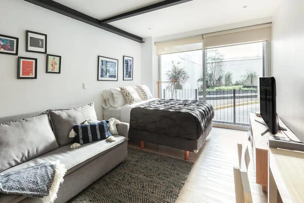 Uppermost 3br, Gym, Roofgarden. Socrates *