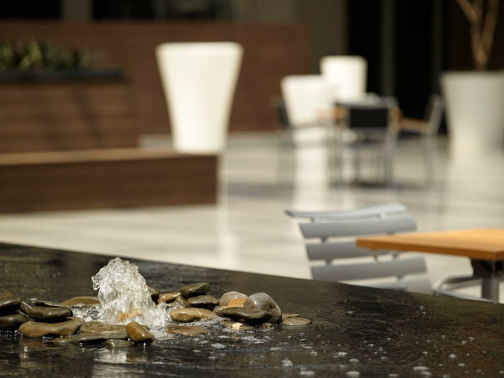 Courtyard By Marriott Airport