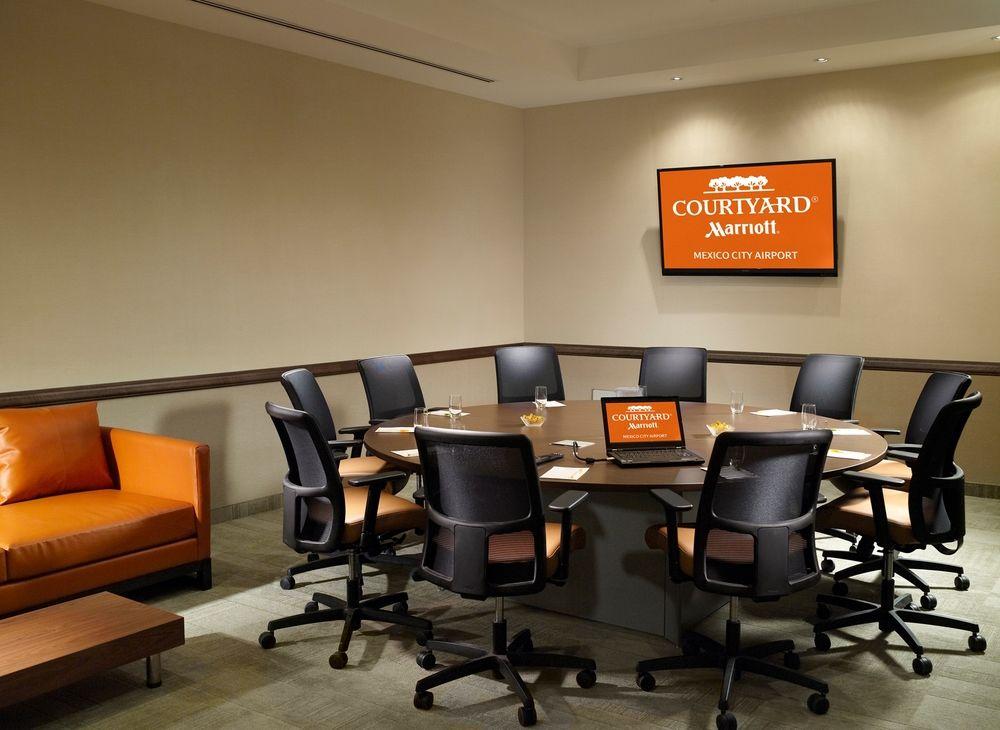 Courtyard By Marriott Airport 4*