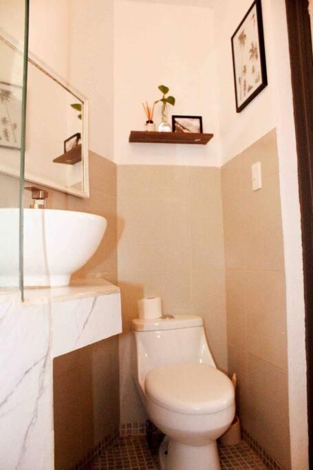 Apartamento New Mex Inspired Bo-ho Chic With Private Patio And Roof Terrace