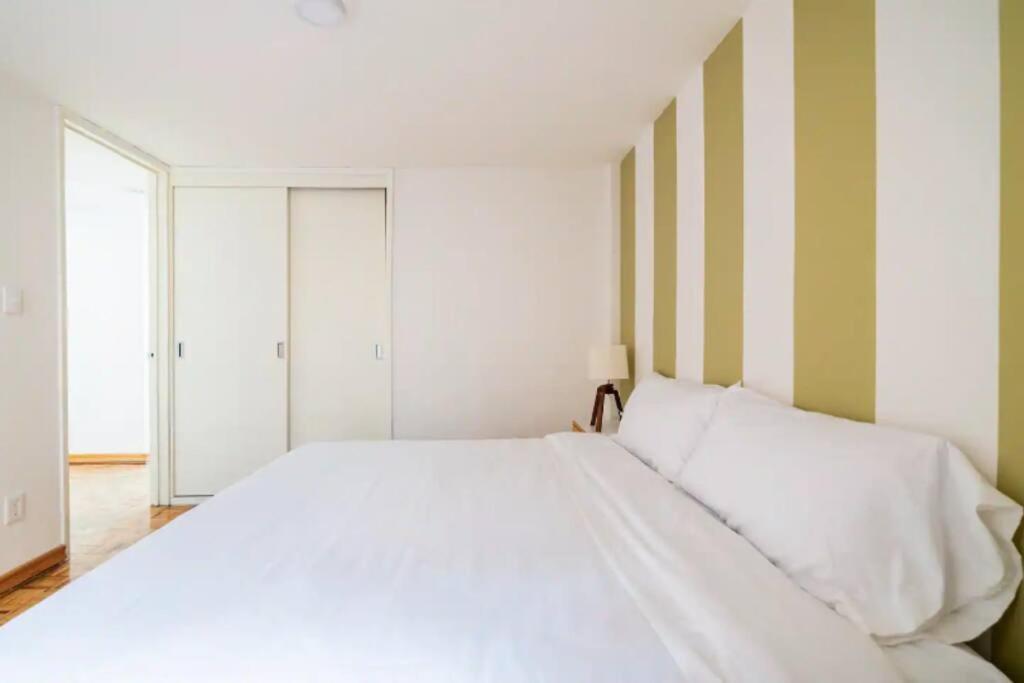 Apartamento Quiet And Cozy With Terrace, King-size Beds, And Parking Lot México DF