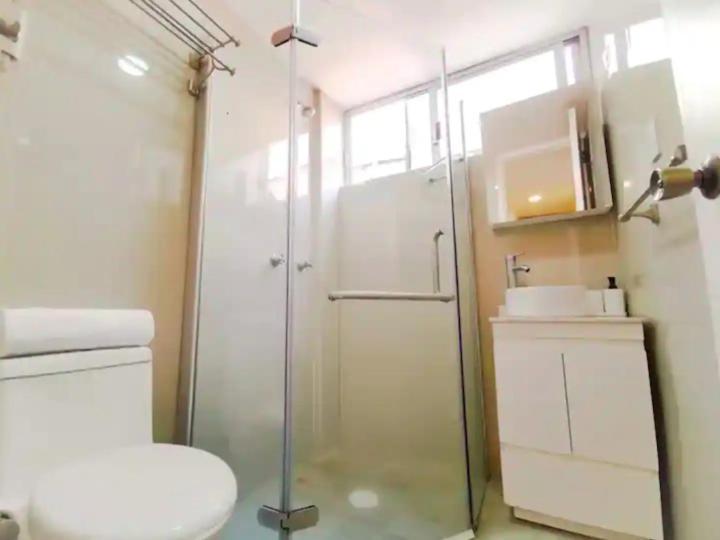 Quiet And Cozy With Terrace, King-size Beds, And Parking Lot Apartamento