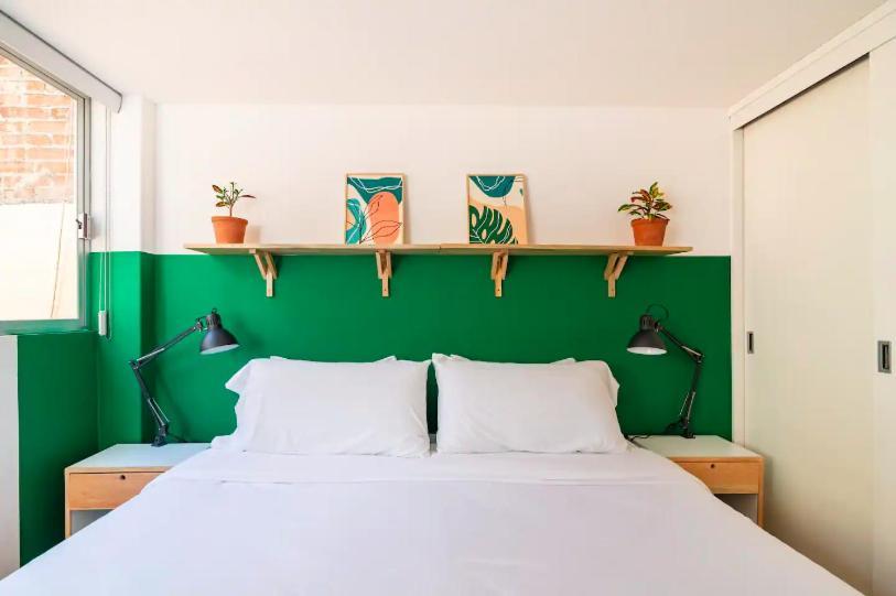 Quiet And Cozy With Terrace, King-size Beds, And Parking Lot